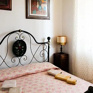 Guesthouse Stazione Pisa Centro Piza